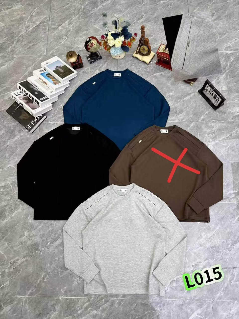 سويتر سفنجي • مقاسات L-3XL • درزن 12