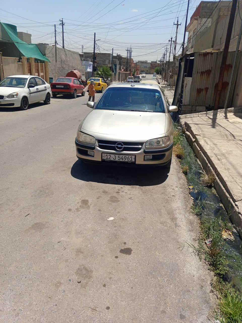 اوميكه بزون موديل 96 رقم نينوى اجنبي بسمي محرك 20قبغ اسودفول بس كير عادي تبريد بلادي بس بي نواقص بخ جماليه بدون معجون طالب عليها 38وبيهامجال ***********
