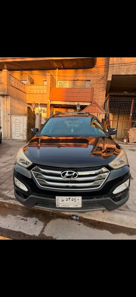 السلام عليكم 
للبيع سنتافيا ٢٠١٦ وارد امريكي 
السعر 130 ورقه  وبيها مجال للشراي 
رقم بغداد السنوية باسمي 
ماشيه ١٠٠ الف كيلو 
محرك ٤ سلندر ٢٤٠٠ GDI
شاشه كبيره 
حساسات 
كامره خلفيه  
حدادية جديدة
 تايرات جديدة 
تبريد خير من الله 
بيها بيبان ٢ مبدل نفس اللون
وجاملغ كلير من امريكا
جاملغ امامي بي بارد شبر 
السيارة من جبتها الحد الان على ايدي   
للاستفسار ***********
المكان بغداد /الغدير
