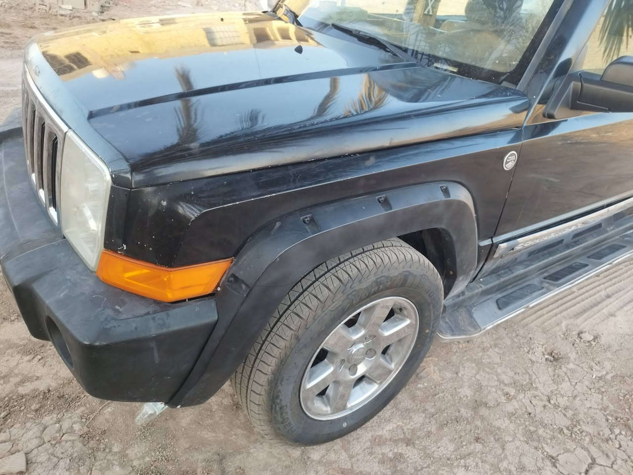 جيب كومندر ٢٠٠٧ محرك هيمي كير تمام حدادية جديدة تخم تاير  باتري جديد رادستر جديد مي احمر اصلي نقصهة تبريد السيارة مصبوغة حزام الكشنات يحتاجن دوشمة  وبيهة بعض الترتيبات  رقم انكليزي سنوية ٢٠٣١ تحويل ثاني يوم هزة جديدة بيع او مراوس السعر ٦٥ وبيهة مجال  المكان البصرة الاتصال ***********
