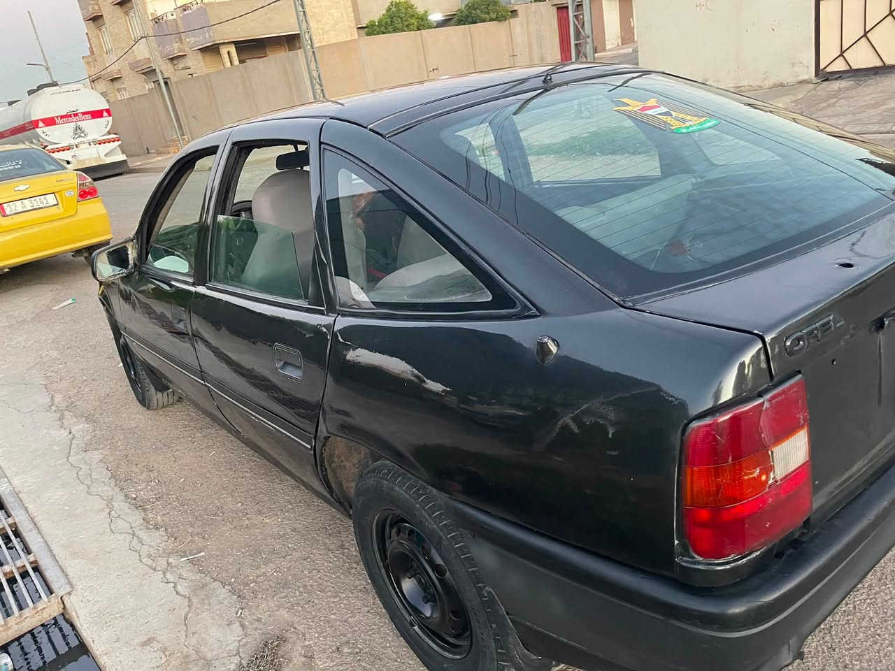 السلام عليكم اوبل فكتره 1990
مصبوغه جماليه كير شرط محرك صرف بدايا 
تنتا شرط التحويل  موصل جانب الايسر                          السعر  23 وبيها مجال 

للستفسار اكثر  ***********
