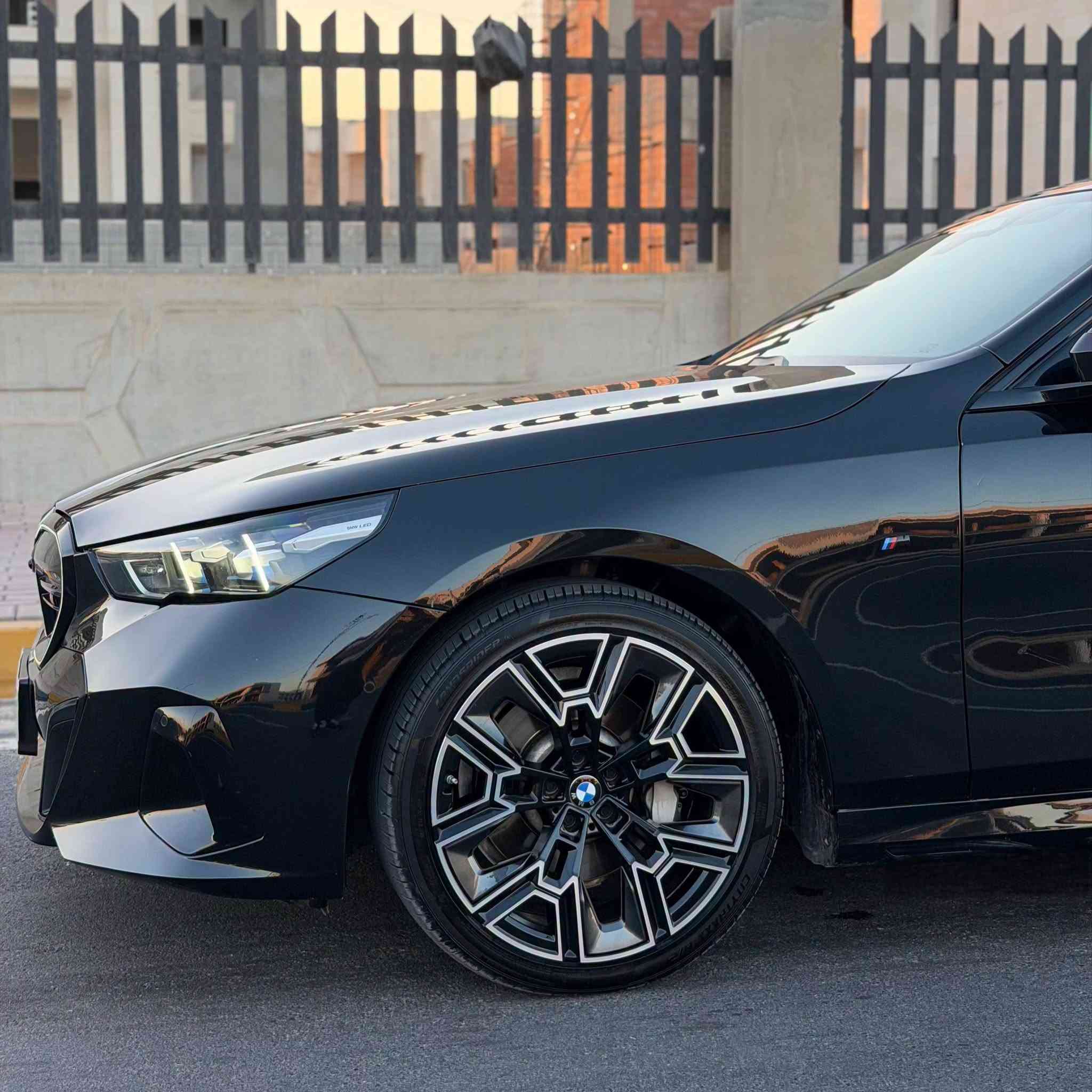 BMW 530i M-Package X drive 2024
وارد الأمريكي بدون صبغ

ماشية 40 الف ميل 

فول مواصفات محرك 2.0 توين توربو 

كامرة و رادار 360

سماعات harman kardon

مغلفة كامل PPF

جامات مضلل  موافقة مرور 

الأستفسار :***********
