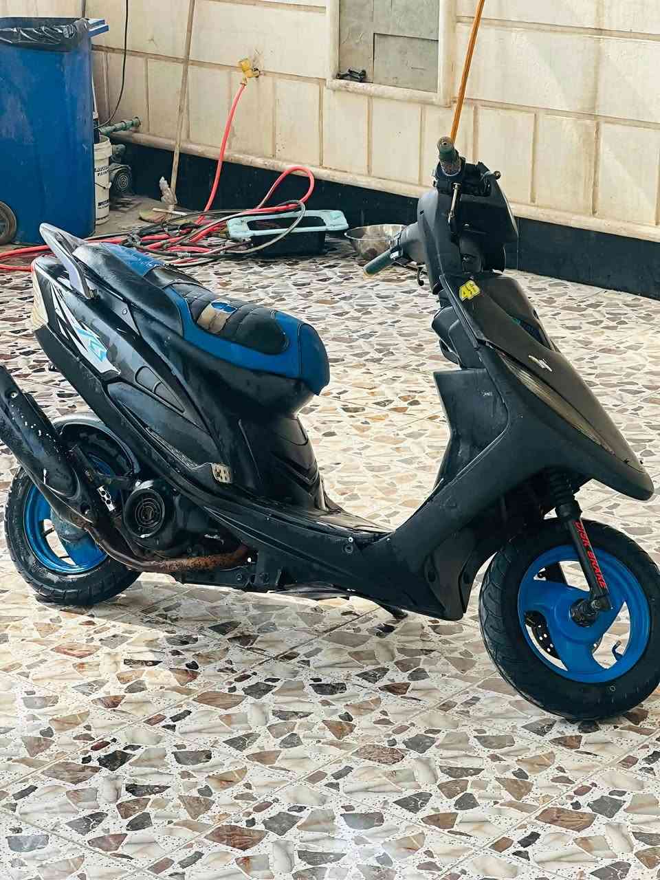 ماكس عدلة • نقصه • تشتغل