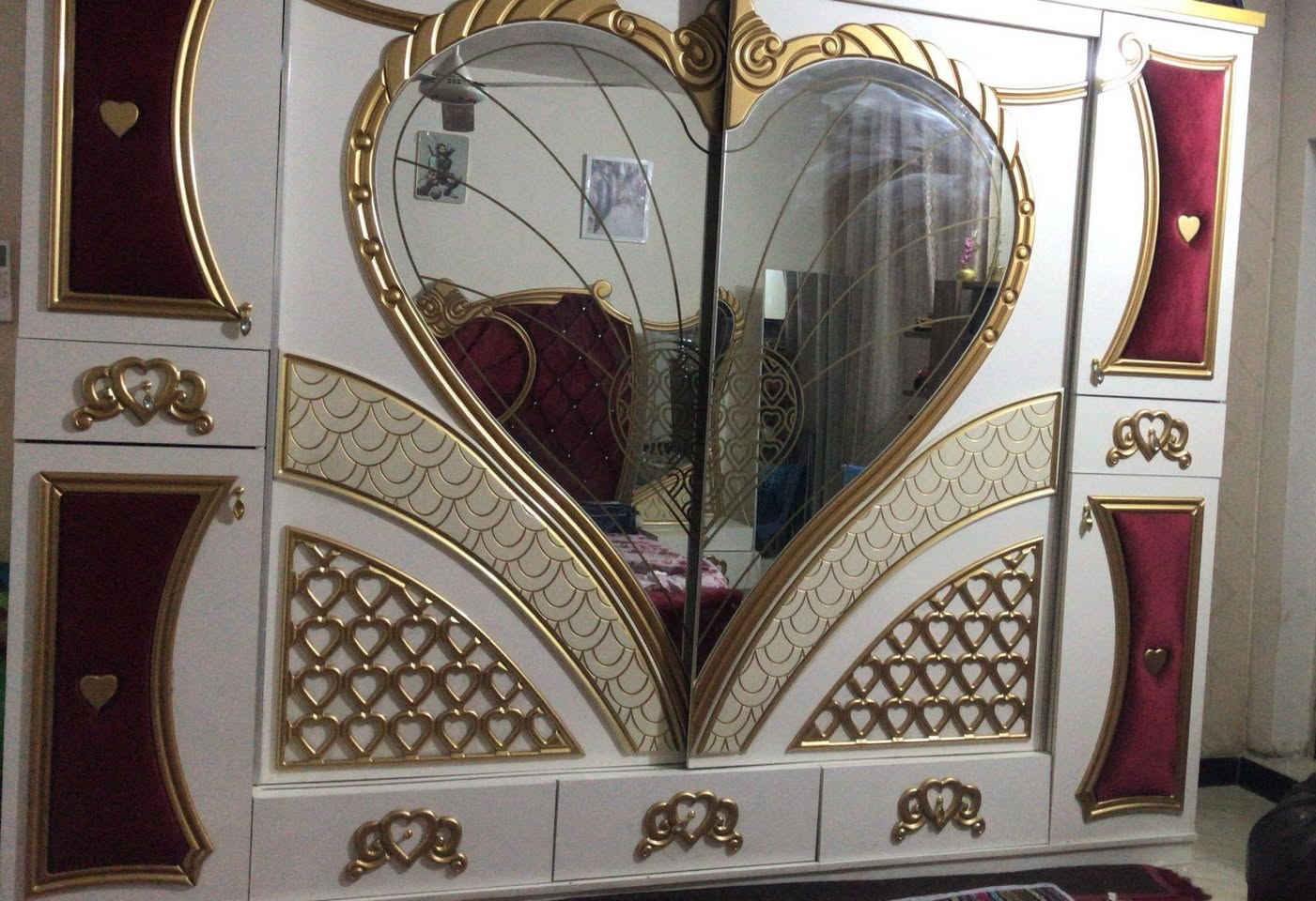 غرفه تركي 10 قطع نضيفه اي ضرر مابيه السعر ٧٠٠ بيه مجال الشراي يتصل المكان بغداد العبيدي ***********
