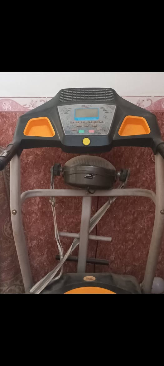 جهاز ركض ماعرف شنو العطل بيه ابيع هيج  قيم بمايرضي الله وتعال أخذه   ***********
