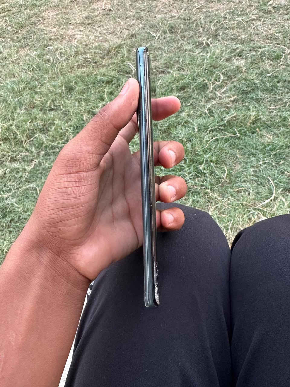سلام عليكم  جهاز HONOR X9a 5G مبدل فقط ايسي وضربه بل ضهر  خفيفه الجهاز كلش نضيف. السعر 210 وبي مجال *********** واتساب
