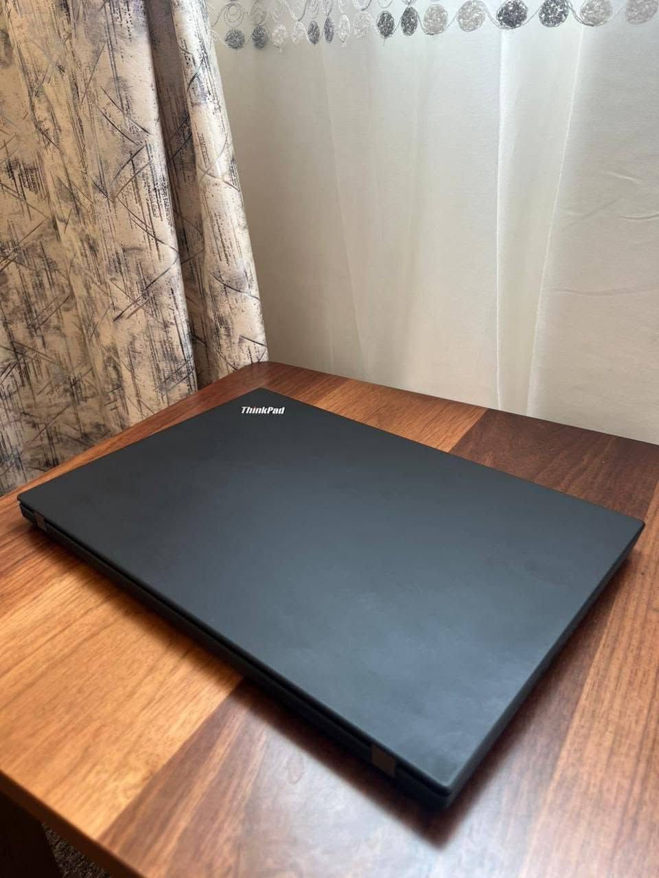 السلام عليكم لابتوب LENOVO جيل (11)للبيع.
اللابتوب جدا نضيف وادائة قوي ومواصفاته جدا عالية يفيد الي عنده دراسة او العاب او تصميم او غيرها من الاستعمالات.

المواصفات :

المعالج intel core i5

الجيل : الحادي عشر. ( 11TH )

كرت الشاشة : inte irex 8GB 

الرام : 16GB DDR4 

الذاكرة ( الهارد ) : SSD 256GB  M.2

الشاشة : حجم 14.3 حوافها جدا ناعمه دقتها  تشغل 4K ضد التوهج ips فدشي كلش راقي.

المميزات:

شحنه تايب سي

 رامات 16 مو 8 فدشي مرتب وسريع

اللابتوب جدا سلم ووزنه خفيف 

الشاشة حجم 14.3 بحواف ناعمه جدا.

اللابتوب جيل حديث ومعالج سريع.

منصب عليه وندوز 11 برو مفعل مدى الحياة.

منصب عليه اوفس مفعل مدى الحياة .

كيبورد عربي انكليزي ليزري .

غالق كامرة سلايد .

كامرة امامية جدا واضحه.

سماعات ستيريو .

بطارية اللابتوب ليثيوم تطول وياك بالاستعمال المكثف اقل شي 4 ساعات

المنافذ :

منفذ التايب سي للشحن

منفذ التايب سي للبيانات

منفذ HDMI

منافذ USB ومنفذ Aux

الملحقات :

ملحقاتها كله كاملة وجديدة غير مستخدمة لان ماصارلي فترة بسيطة جدا من اخذته.

شاحنة اللابتوب اصلية

جنطة اللابتوب ماركة اصلية وبعدهي جديدة مامستعمله ابدا .
سعر 350 وبي مجال 
***********
