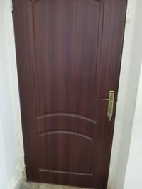 ٥ أبواب • للبيع