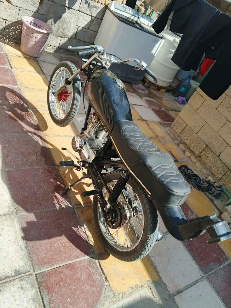 السلام عليكم دراجه نظيفه للبيع ما مفتوحه سعر 500 وبيها مجال قليل ***********
