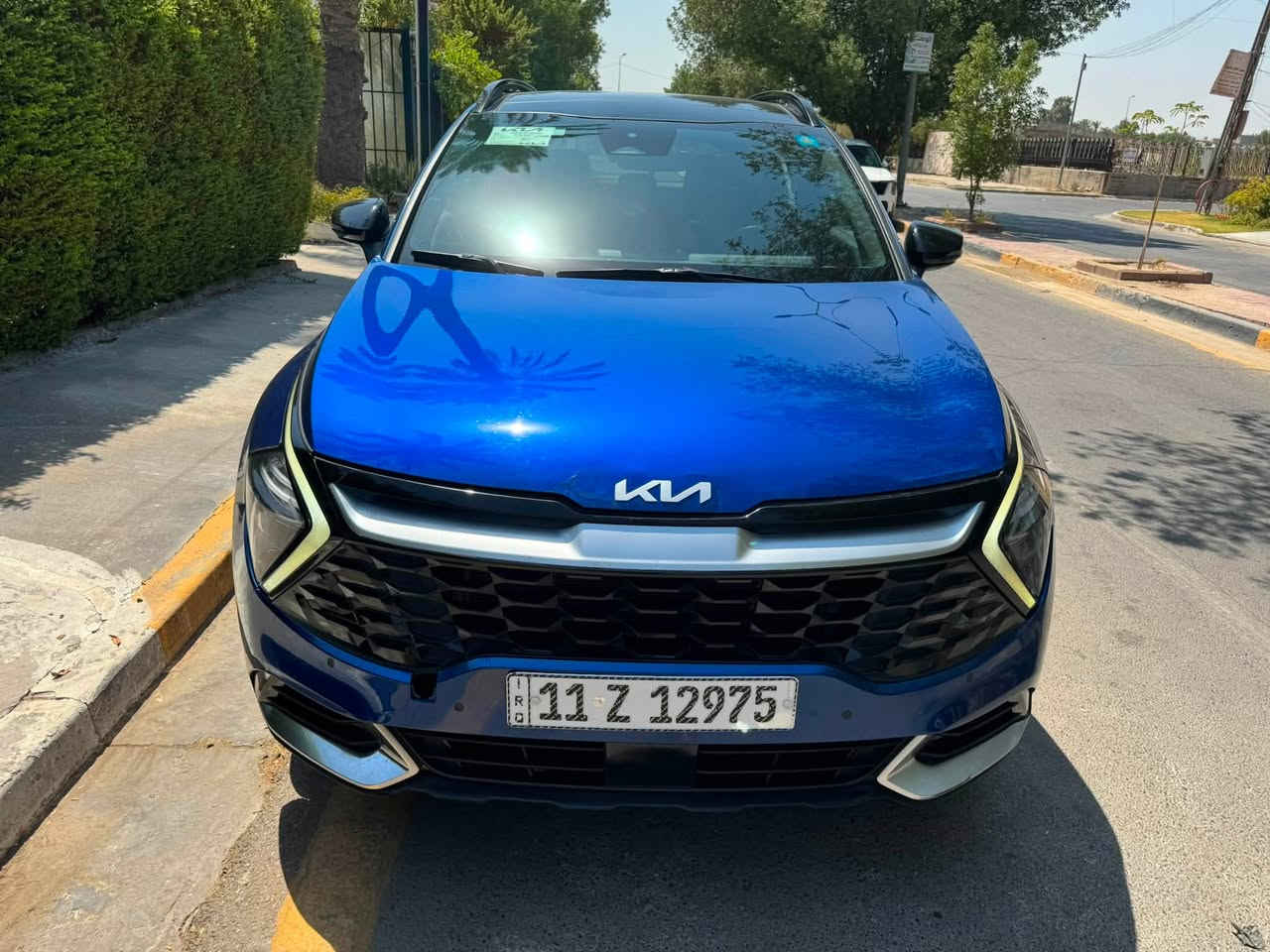 السلام عليكم.   بيع او مراوس
كيا  سبورتج  فئه برستيج فول 1/1

موديل 2023 

السعر 178$ ورقه وبيها مجال للشراي 

سياره رقم بغداد الدولي بأسمي تحويل ثاني يوم

وارد امريكي حادثها بسيط صبغ جاملغ الامامي الايسر بارد قليل بالجاملغ  الامامي الايمن فقط بدون شواصي 

لون جويتي  مميز 

موجوده صور الحادث مالتها ورقم الشاصي

ماشيه 62الف ميل

السياره نضيفه ومكفوله اي نقص مابيها ربع دينار متصرف عليها

مواصفاتها : ( فول مواصفات )

🛑 3 انضمه قياده ( Smart , eco , sport) 

🛑 محرك 2500 تنفس طبيعي

🛑 فور ويل

🛑 بصمه

🛑 تشغيل عن بعد

🛑 ترحيب دخول

🛑 صندوك كهربائي

🛑 شاحن كهربائي 

🛑 فتحه سقف بانوراما

🛑 كار بلي

🛑 شاشه كامره خلفيه

🛑 رادارات 360 درجه

🛑 تدفئه كشنات

🛑 منافذ ( USP/AUX/12v )

 🛑 تبريد قطعتين

🛑 هاند بريك دكمه

🛑 اوتو هولد

🛑 خاصيه اطفاء المحرك اثناء الازدحام

🛑 خاصيه النزول من المنحدرات

🛑 مثبت سرعه تفاعلي والمحافضه على المسار 

🛑 شاشه عداد ايباد

🛑 داخل لونين اسود 

🛑 ويل كب

🛑 كراسي كهرباء 

السياره احلا من الصور بهواي وجاهزه من كلشي مال جناي 

عنواني بغداد الكرخ حي العدل 

***********
