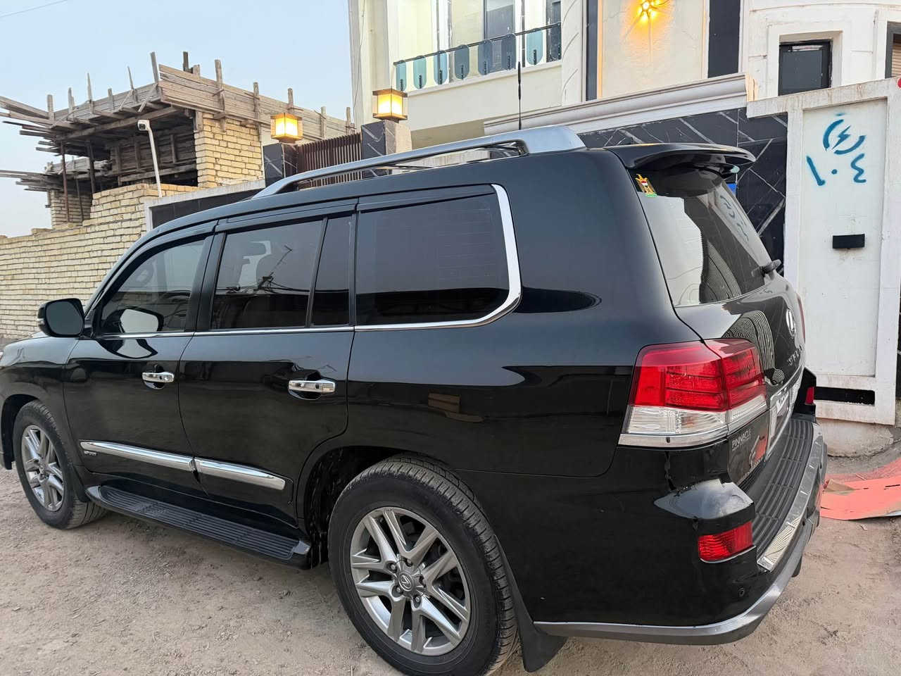 للبيع لكزس LEXUS LX 570 2014‏
اللون: اسود  
خليجي داخل بيجي رقم بغداد
اربع قطع صبغ 
فول مواصفات ١/١
٨سلندر محرك 5700
* سلايد
* كراسي جلد 
* كراسي كهرباء
* تدفئة تبريد بالكشن
* ٣شاشات اصلية
* ٤كامرات
* تشغيل عن بعد 
* رادار
* جكات
* فور ويل
* أنظمة قيادة 
* نظام CRAWL
* ثلاجة
* فول تحكم ستيرن
* ستيرن كهرباء
* دبل كير ( عادي+ اوتوماتيك)
* شفتات كير بالاستيرن
* دبل حساس ( امامي+خلفي)
* مرايات كهرباء (شفط) 
* لايت عدسة زنون عالي ناصي
* زراك لايت
* ويل ٢٠ 
* ماشية 175 
🔴السعر(290)يعني 290 ورقة وبيها مجال

للأستفسار الأتصال
*********** بغداد, العراق

