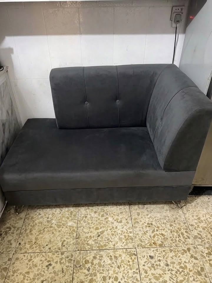 أثاث مستعمل للبيع
للاستفسار عن طريق الرقم وبي واتساب 
***********
