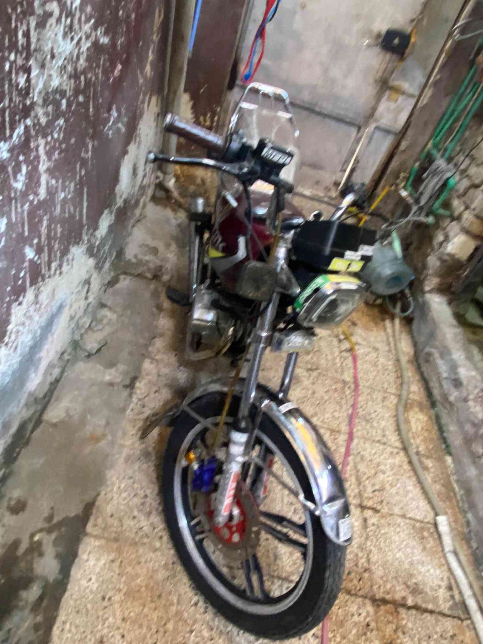 سيفان موديل 23سونك
دراجه خير من الله بطناش نكرة بكل وقت 
السعر 650 
عنواني بغداد الجديدة
***********
