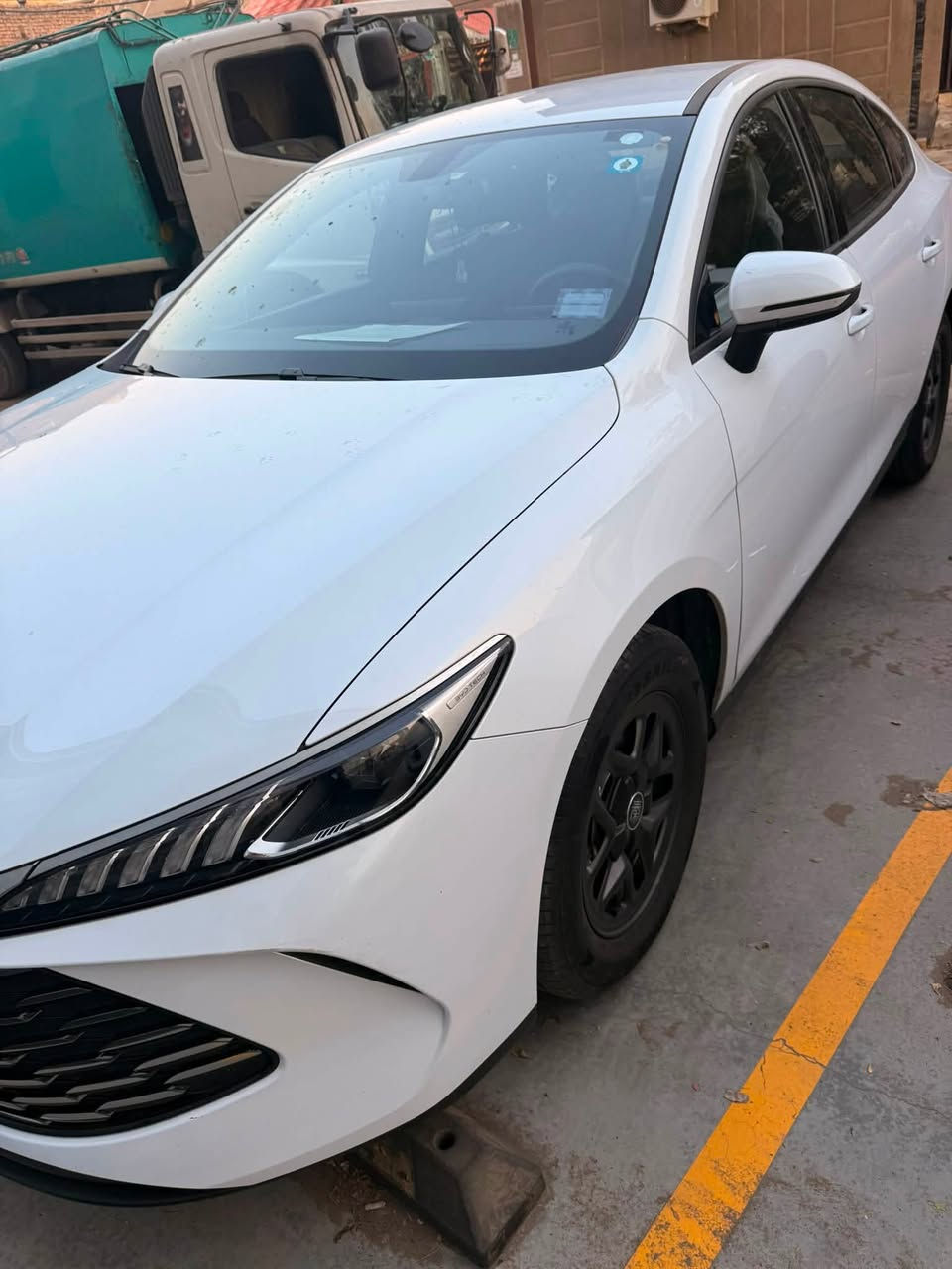 السلام عليكم Byd qin plus للبيع ممشى السيارة واضح بالمنشور السياره زيرو عدا هاي الملاحظة البسيطة بطرف الصندوق والدعامية السعر 18600 وبيها مجال للشراي 
العنوان بغداد الكرادة
***********
