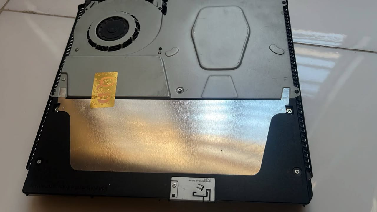 بلي 4 مع كامل الملحقات نضافة  %500GB   90 للتواصل واتساب ***********
