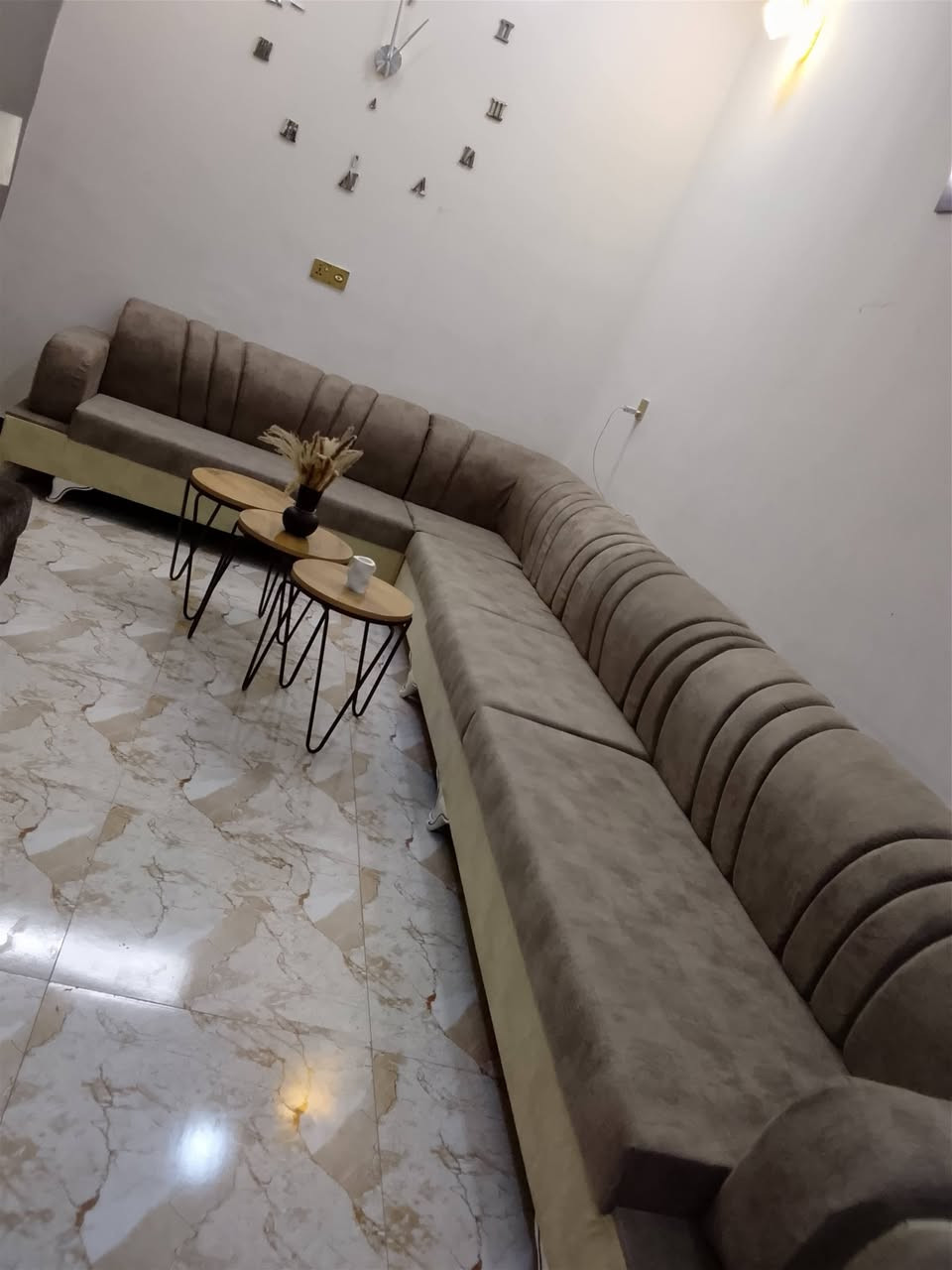 تخم ديوان جديد للبيع ب360الف مع سيت طبلات ثلاثي.للتواصل والاستفسار ع ***********
