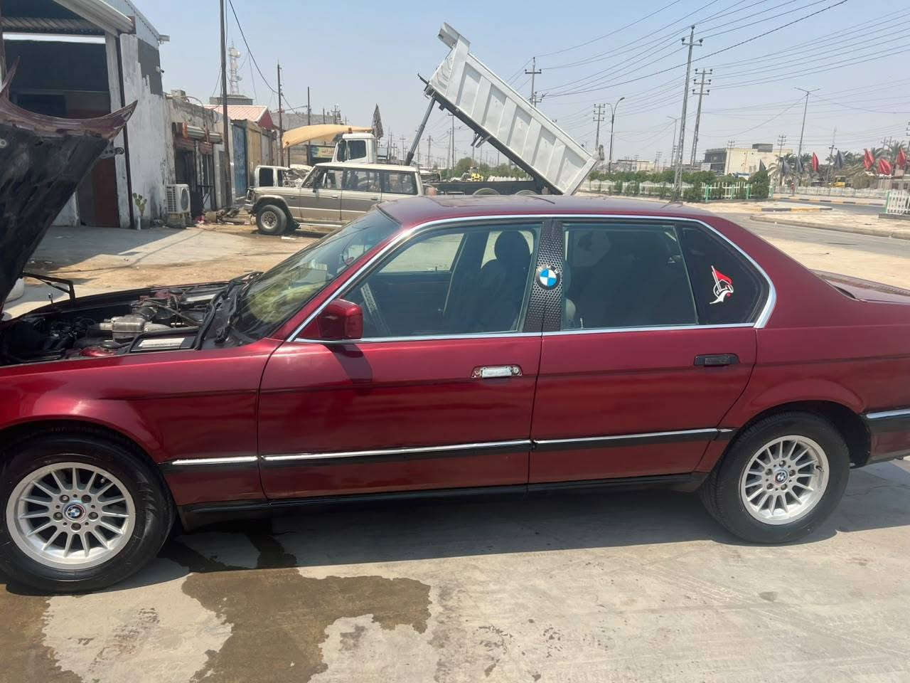 من رخصت الادمن للبيع بي ام دبليو 735i موديل 91 تعمير جديد كلشي شغال وبلادي محرك بلادي 6 سلندر مفتوح 35 السيارة جاهزه من كلشي المكان البصرة قضاء الدير السعر 65 وبي مجال تواصل ***********
