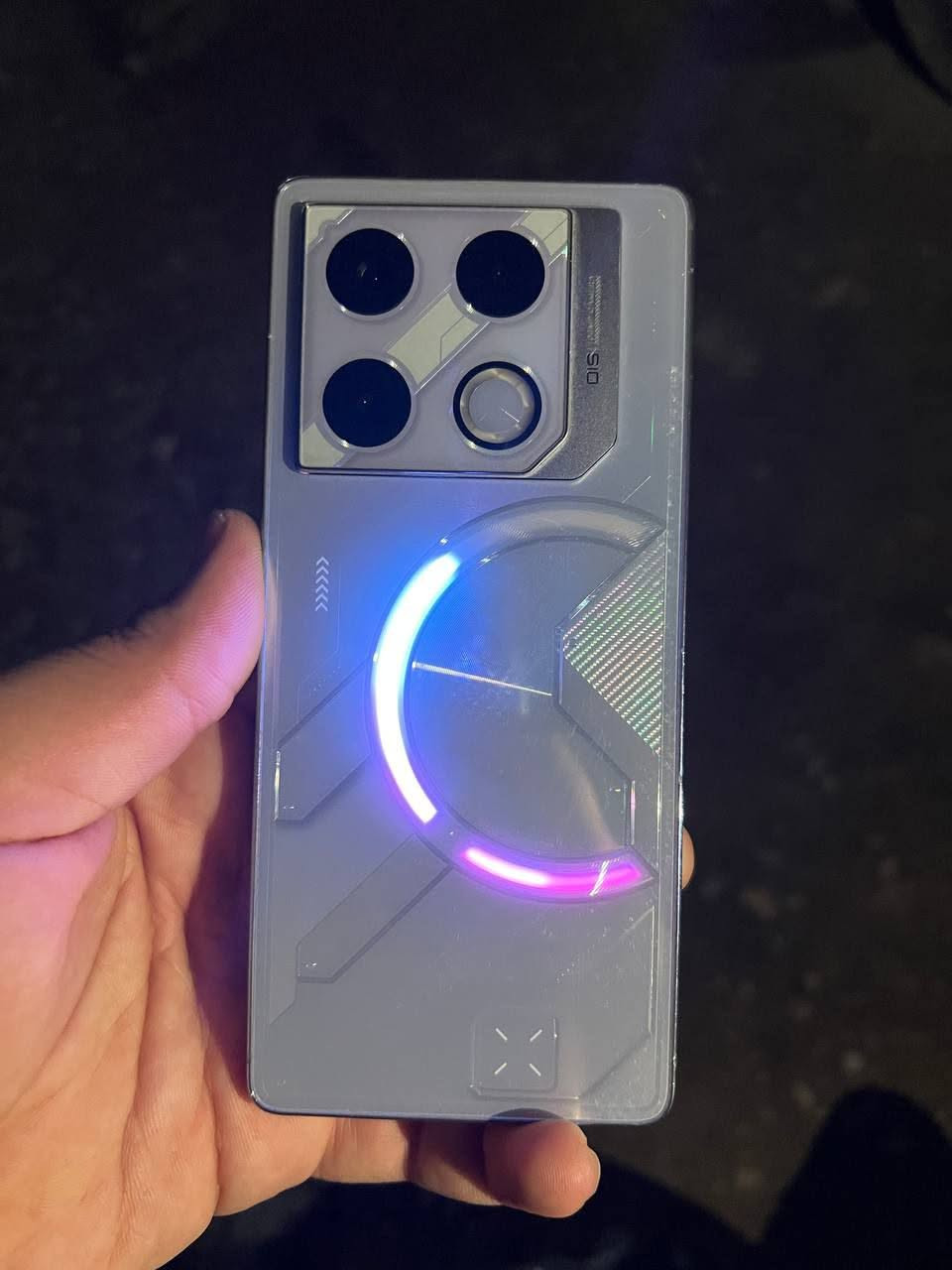 سلام عليكم 
انفنكس GT20 Pro
ذاكرة 256 
بطاريه 5000
دبل سيم 
جهاز نضيف 
بصمة شغالة 
120فريم
جهاز فول فول مامفتوح 
سعر 325 وبي مجال 
استفسار اكثر اتصل
***********
واتساب: ***********
مكاني موصل ايسر

