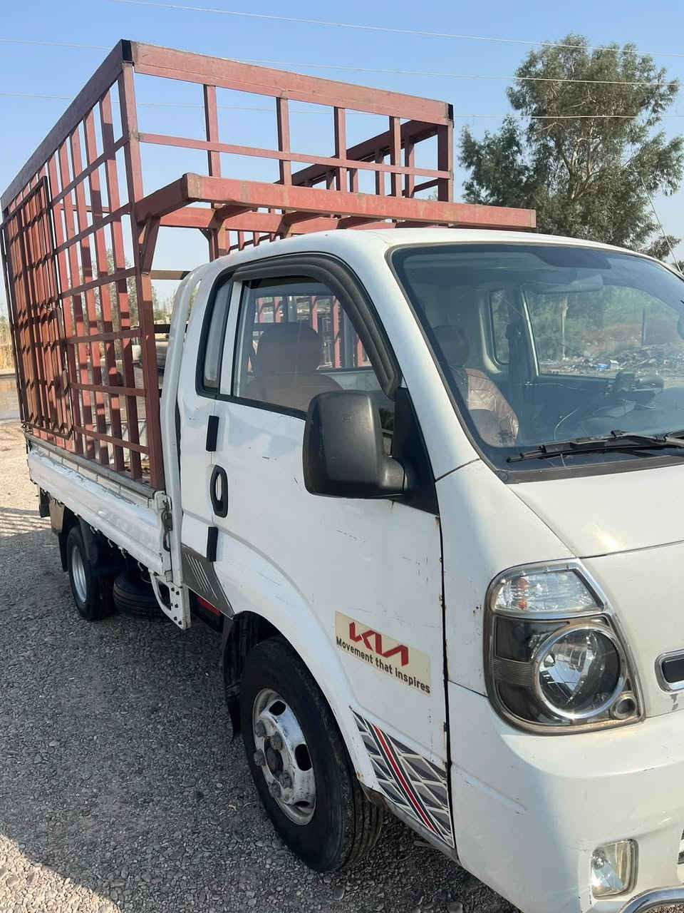 كيا فحل موديل ١٤ للبيع او المراوس ب فحل احد
رقم بغداد بسمي تحميل مباشر 

سيارة محرك بي بخار  
صدر نص عمر 
سيارة محورة تاير ١٤ 
خزان كاز ١٢٠ لتر 
سنوية ساقطة 
بيها مكان بارد 
الدوس الأيمن خايسة وبدلتها 
***********
سعر البيع ١١٠ وبيها مجال بسيط 
مكاني بغداد الاعظمية 

بدون محجر  وبدون صناديك

