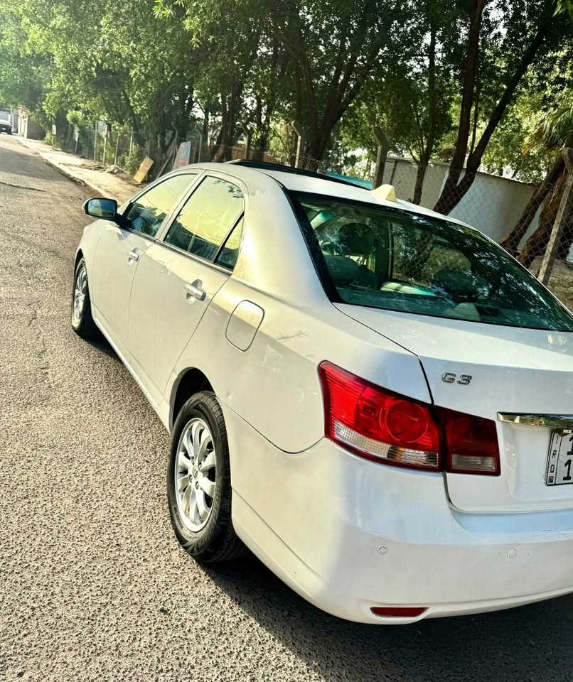 Byd 2016 
التفاصيل
 ***********
اللون ابيض ورقمها نجف اوتماتيك
كير ومكينة وحدادية ماناقصها اي شي 

مكاني الديوانية
