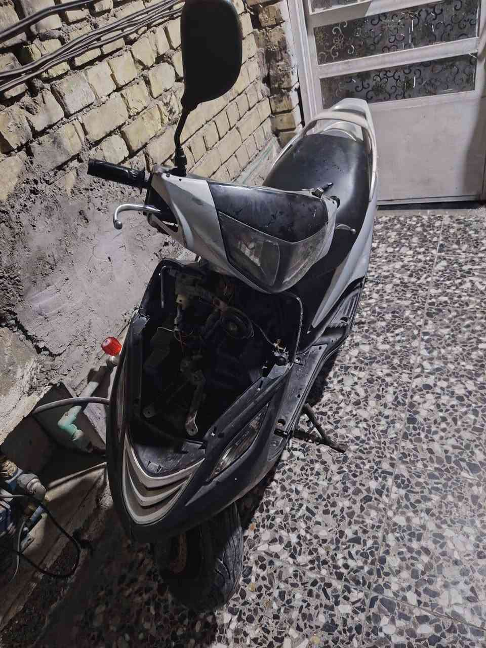 سلام عليكم دراجه للبيع ماكس140 كوم حديد نقص بس كفر كدام سعر 150 وبيهه مجال الرقم *********** العنوان بغداد بوب لشام قرب جامع لراشدي
