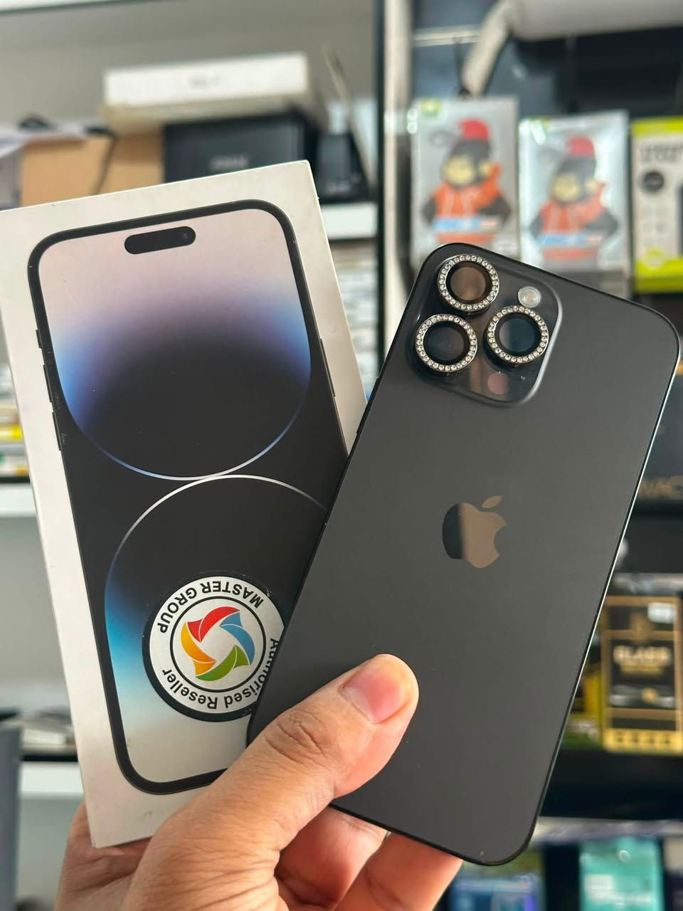 •  اللون:  (اسود ) Master
•  الذاكرة: 256 GB
•  حالة البطارية: 83%
•  الجهاز نضيف كلش - 3 AAA
العنوان: بغداد - قطاع 18 - قرب سيارات الاورزدي
للتواصل: ***********
