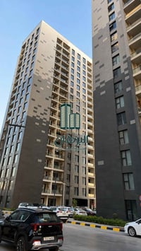 📍 للإيجار | شقة في مجمع مارينا السكني 📐 المساحة: 180 م² 🏢 طابق متوسط 🌇...