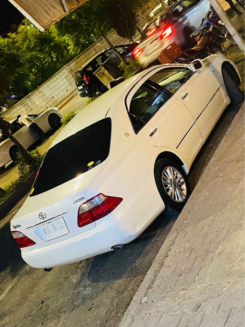 سەرەتا بەناوی خودا..
شاهینە 
٢٠٠٦ مۆدێل
١٨٢ بێ دوکەل
بێ دەعام 
سەقف و کەڤەر و شانسی  بەشەرت 
شاشە کامێرا 
٤ ویل و تایەی لۆک 
برێکی بەسراوە
سکان کارەبا
ساردو گەرمی بەشەرت 
ناوزەرد هیچ فۆرمیگای نەشکاوە 
جامی پێش و دوای هەڵگراوە 
تەنها دەبڵک و شەمعێکی زەعیفە پارەکەیت بۆ ئەگێرمەوە 
ژم/***********
واتس ئەپ ڤایبەری لەسەرە حلبجة, السليمانية
