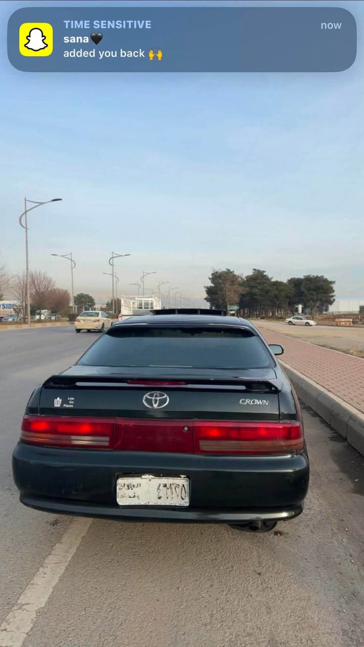 مارک ٢٠٠٠ 
ئینسیساخی ئارمە کەی لەگەلە بە شەرتی هەمو شتی ئەیدەم 
گێرو مەکینەی بەشەرتە
تەقەو رەقەی تیایە
کارەبای بەشەرت
بۆیاخی جوانە
دەعم و لیدراو نیە
موس و براوە بەشەرت
مەکینەی ٣ هەزار تۆماتیک
تایەو پاتری لۆک
سەیارەی مالە سەیارەی مەعرەز نیە
زۆر کپ و نەرمە رۆیشتی زۆر خۆشە
تەجیل مکەبەرەی بەزبوت
گۆرینەوە کەم بە byd
قیست قەرزم نیە
لە سلیمانیم ٢٠ گەلا مەجالی کە
*********** السليمانية, العراق

نص مكتوب في الصور:
- Messenger LTE 7:38 PM 26% 1 of 4
- now CURLY,, sent you a chat
- TIME SENSITIVE now sana added you back
- TIME SENSITIVE
- sana 🤍
- added you back 🙌
- now
