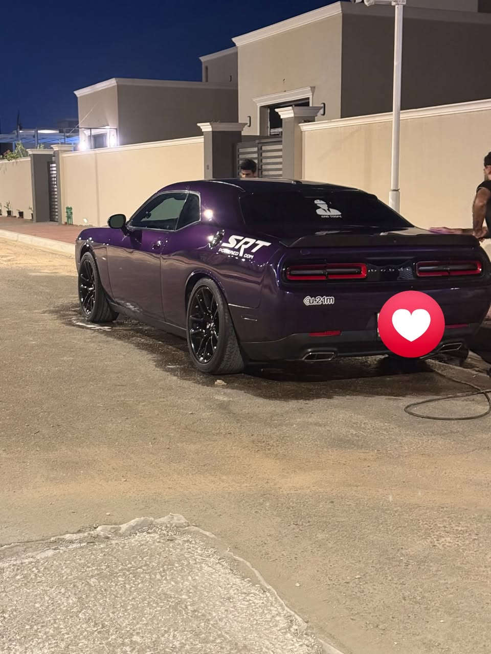 جالنجر 23 sxt رقم بصره بأسمي ماشيه 40 
تغير لون من رصاصي لبنفسجي بالسنويه بنفسجي 
حادثه جاملغ وبنيد 
كشنات جلد اسود تبريد  كير مكينه خير من الله 
منضومه زنون بيها شاشه وسط وسياره حلوه مال جناي الشراي يتصل ع رقمي وبالخدمه ***********
بالنسبه  لسعر 153 وبيها محال لشراي الي ماتفيده  وسعرها غالي تحصل هواي سيارات  والله يرزق الجميع موجود واتساب ❤️.
