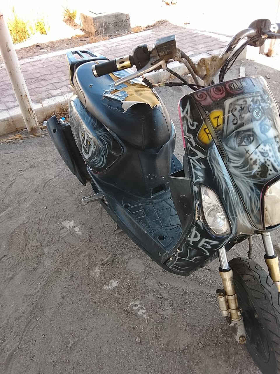 سلام عليكم دراجه البيع دراجه بوليس مكينه مجفته كزوز رياضي دبلات رياضي تاير جديد ريده 450 بيه مجال عنوان بصره قبله حي القائم رقم*********** مراوس دراجه شحن عادي
