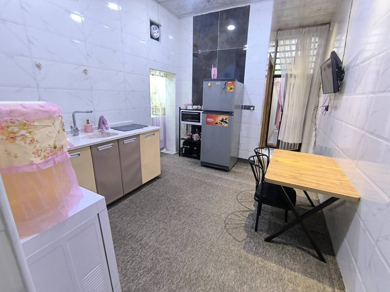 🏡 دار للبيع مع الأثاث – النجف الأشرف / حي ميسان
📍 الموقع: شارع الزوار، قرب شارع 60
📐 المساحة: 100 م²
✨ مواصفات الدار: ✅ بناء طابوق جمهوري
✅ أساس وسقف صب كونكريت
🛏️ غرفة نوم
🛋️ صالة
🚪 استقبال
🍽️ مطبخ
🚿 صحيات
💧 ماء وكهرباء متوفرة
🌐 إنترنت ضوئي
⚡ خط مولدة
🚗 شارع 12 متر
🏫 مدارس قريبة
📜 الطابو: زراعي (إقرار محكمة)
🛋️ الدار تُباع مع الأثاث
💰 السعر: 44 مليون دينار قابل للتفاوض
📞 للاستفسار: ***********
