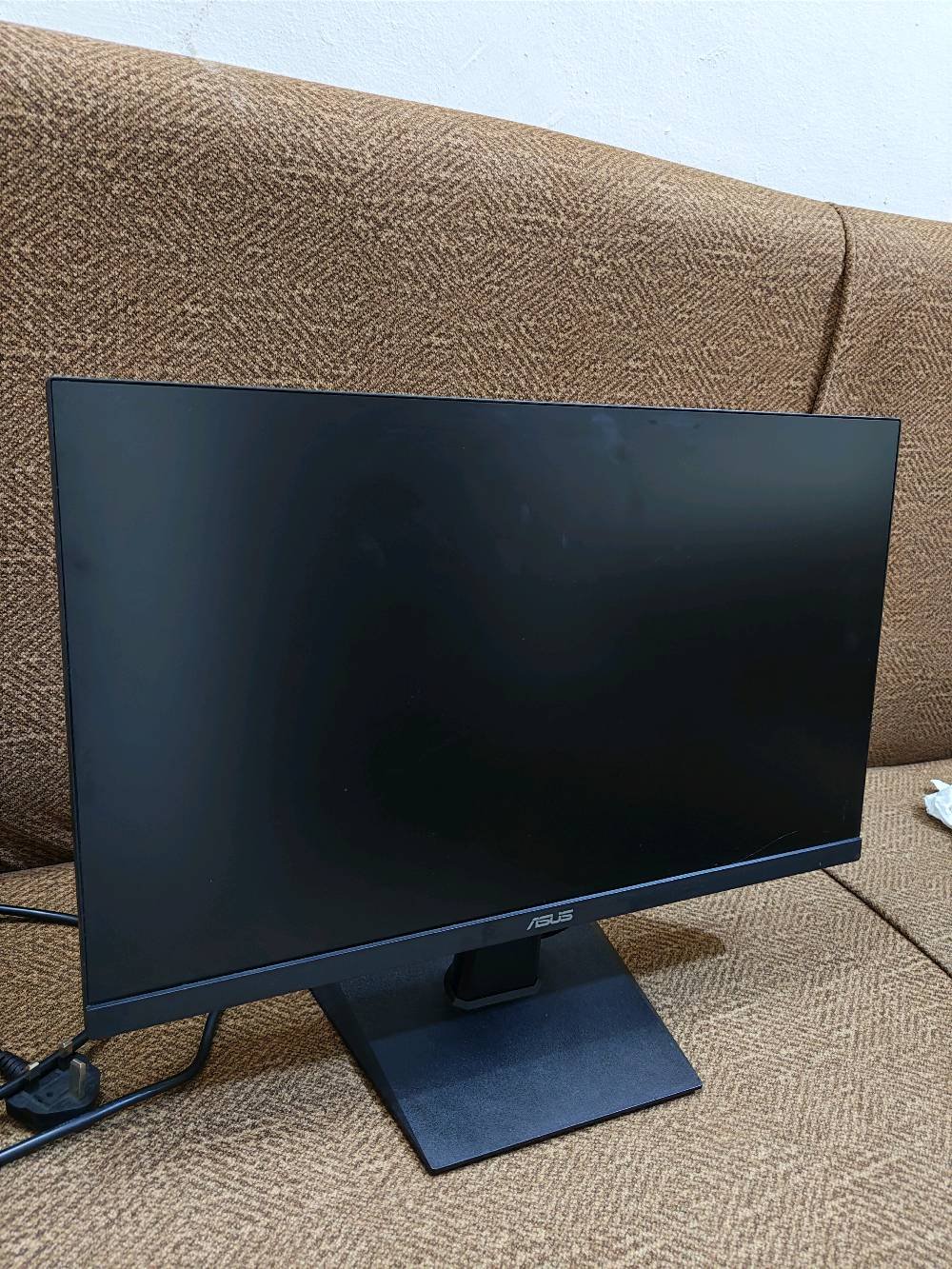 للبيع شاشة أيسوس ASUS VA24EHF مستعملة 🖥️
​✅ المواصفات: 24 بوصة | IPS | 100Hz | 1ms | Full HD 1080p.
✅ الحالة: الشاشة شغالة وممتازة، بيها خدش بسيط جداً ما يأثر نهائياً أثناء اللعب.
✅ الملحقات: واير الكهرباء فقط (بدون واير HDMI).
​📍 الموقع: بغداد - الأعظمية
💰 السعر: 80,000 دينار (وبيه مجال للطيبين).
📞 للتواصل والاستفسار:(واتساب)  ***********
لايوجد خدمة توصيل
