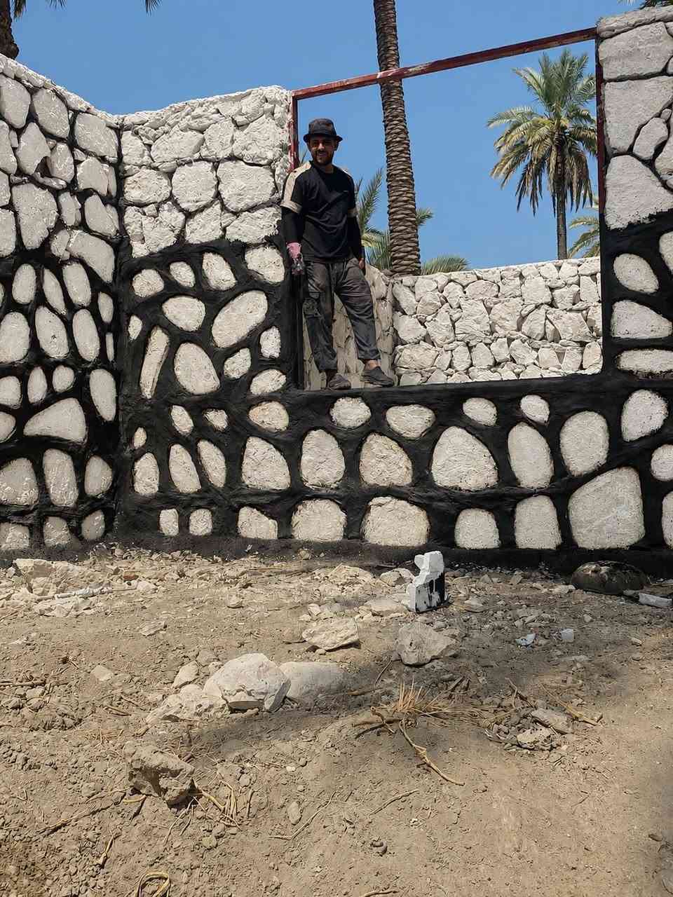 🪬⚠️عندك بناء بيت او سياج او تطبيگ ممرات او بحيرات اتصل والباقي علينه ‏شغل درجى اولى كرسته وعمل والاسعار مناسبه للتواصل واتساب ***********
او الاتصال ***********￼
