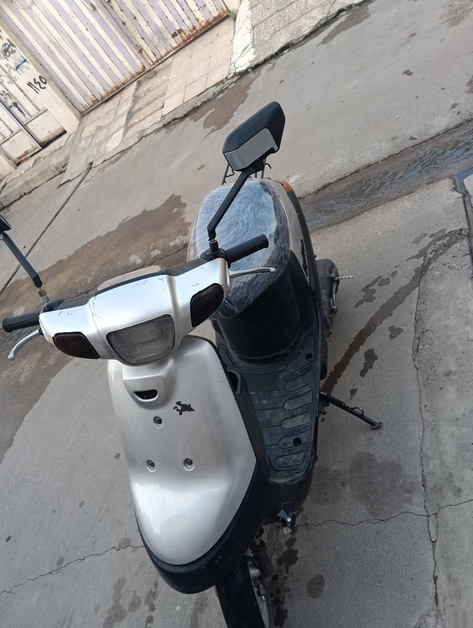 بوتين تخريكه ومعدل نار دبلات شغاله وياله جداد فقط جوازه يردلها تبديل شاصي شرط مكاني ايسر حي عدن *********** سعر 200 وبي مجال
