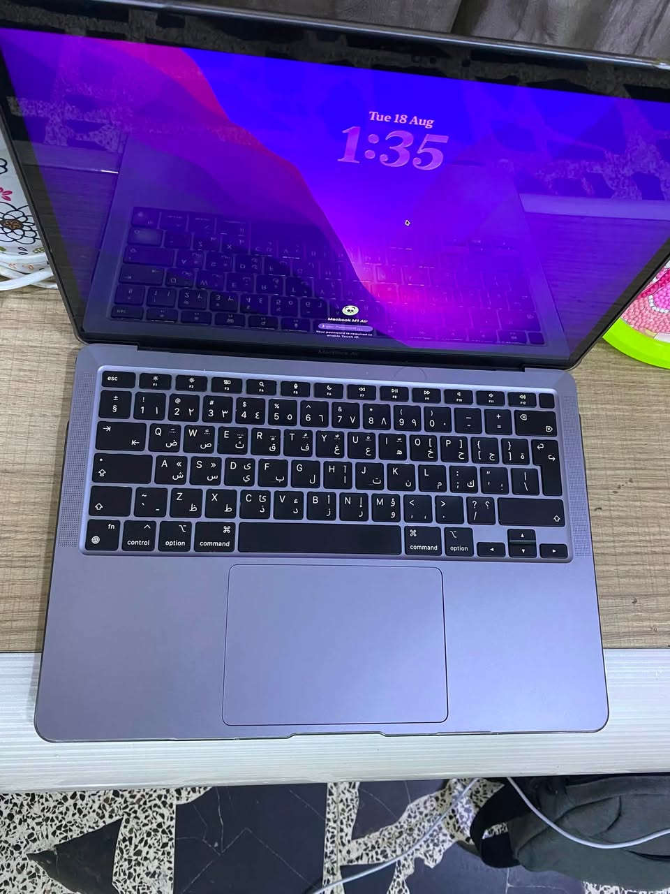 Mac book air m1
بطارية ٩٠ 
نظافة ١٠٠٪؜ 
كفرات اصليه وواقية شاشة 
شرق اوسط كيبورد عربي بلادي 
معاه شاحنته الاصلية فقط بدون كارتون 
السعر ٦٧٥ الف وبي مجال 
مكاني بغداد الغزالية 
*********** واتساب 
*********** اتصال
