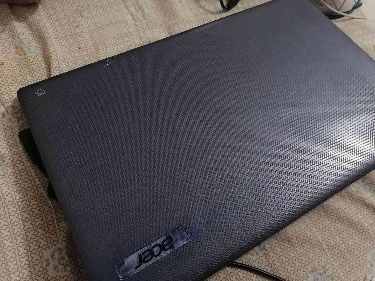 للبيع لابتوب Acer Aspire 5749Z
🔹 المعالج: Intel Pentium B950 2.10GHz
🔹 الرام: 4GB RAM

🔹 الهارد: 500GB تقريبًا HDD

🔹 النظام: Windows 10 Pro 64-bit

🔹 الشاشة: تعمل بشكل طبيعي

🔹 Wi-Fi + Bluetooth

🔹 الشاحن موجود

🔹 وياه ماوس جودتة عالية و كيبورد خارجي جيد جدا

⚠️ ملاحظات الجهاز:

البطارية ضعيفة، ويحتاج أن يبقى الشاحن موصولًا أثناء الاستخدام.

توجد بعض أزرار الكيبورد مفقودة/متضررة كما موضح بالصور.

السعر: 90 الف 

📍 الجهاز للفحص والتجربة قبل الشراء.

 للتواصل ***********

نص مكتوب في الصور:
- 23:06 2026-09-17 تنشيط Windows انتقل إلى الإعدادات لتنشيط Windows.