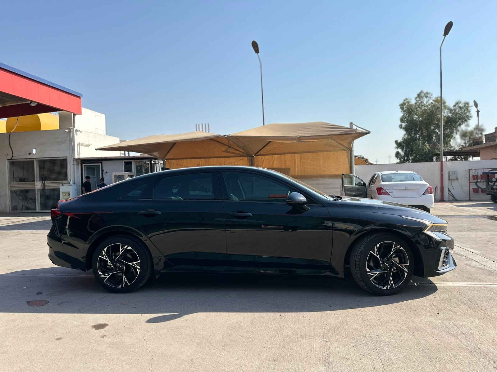 سلام عليكم
Kia 5  GT Line
موديل 2025
بدون صبغ 
بدون دواخل
بدون تعديل بارد
بدون ايرباك
فوول فوول ماسفات
سعر ١٩٣$ و بي مجال
رقم تلفون واتساب📞
***********
مكان اربيل شارع ١٠٠م دواخل معارض سردار هسني
