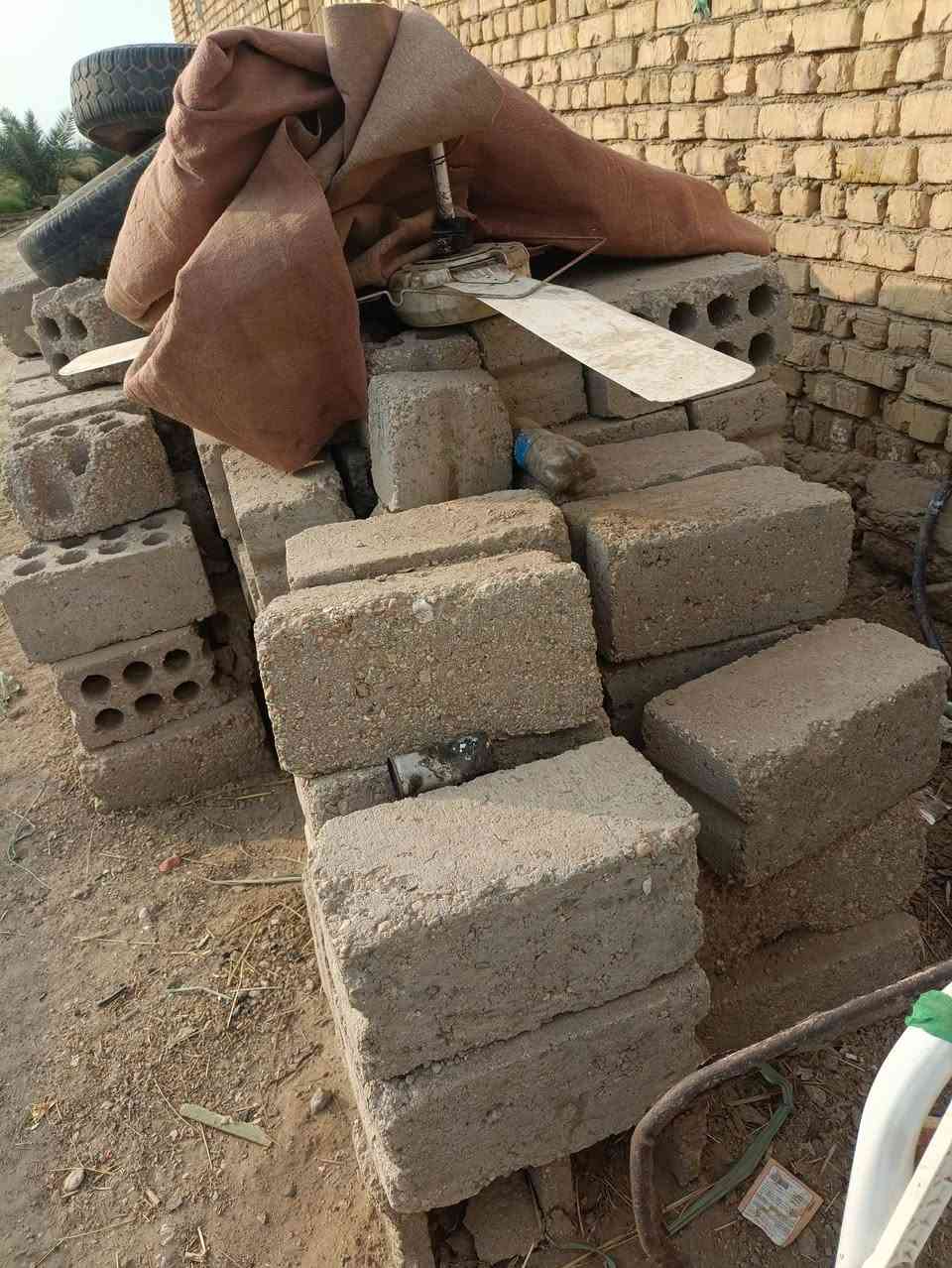متوفر بلوك بسعر مناسب 100 تقريب ***********
