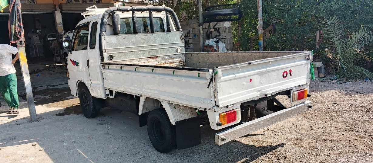 السلام عليكم للبيع كيا بستا موديل 1994 رقم بغداد سياره نضيفة كبل للشغل بس راعيها ما اندله اتكفلك من سرقه وعشاير السعر 27 وبيها مجال مكان السياره واسط اتصال ***********
