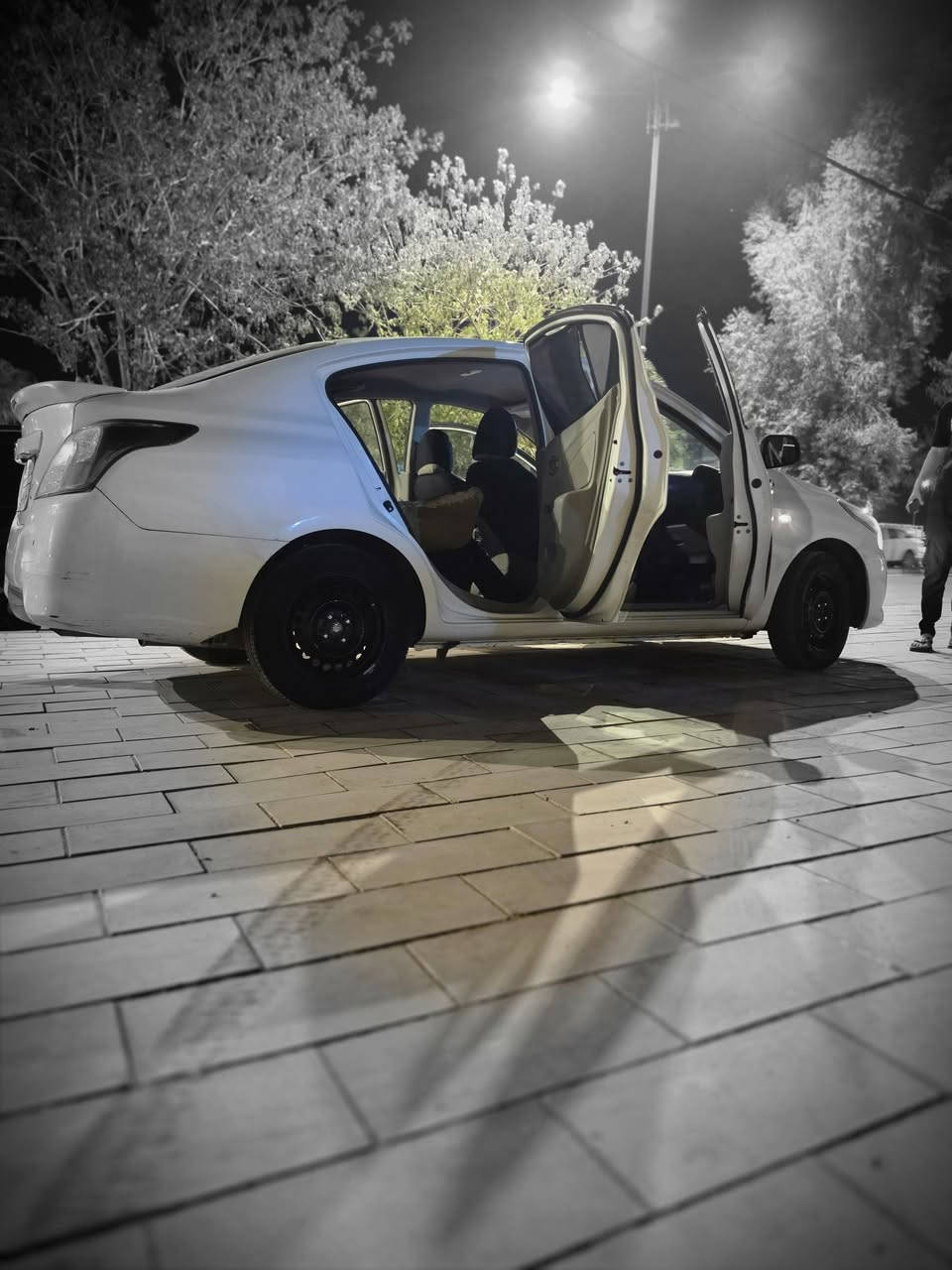🚘 للبيع نيسان صني موديل 2021

📍 الرقم: أربيل قديم، صارله سنة من ساقط تحويل أو وكالة.
🔧 حادثها قبق الجنة،  
🛠️ الدعامية غير محسوبة.

❄️ تبريد المكيّنة والكير مكفولات.
📋 السونار مرفق بالصور.

📍 مكان السيارة: النجف
💰 السعر: 95 ورقة، قرب السعر أو مراوس حسب القناعة.
📞 *********** مكان السيارة نجف
