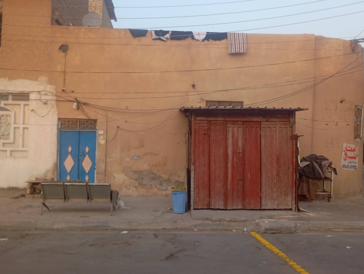 بيت البيع الجديدة الرابعة قرب سوق الحديقة قريب من مدرسة نهرين و تهذيب  120متر   290 مليون وبي مجال ستفسار ***********
