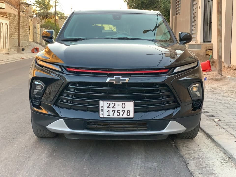 السلام عليكم من رخصه مدير الكروب
للبيع شفروليت بلايزر موديل 2023 

محرك 2000 تربو

ماشيه 30 ميل 
   

مواصفات 
رادار امامي وجانبي وخلفي 

كامره دواره 

تحديد مسار 

مثبت سرعه 

السياره جديده جدا ممفتوح بيه برغي وبجمه كبس وحادثه ربع الباب الخلفي صبغ فقط 

السعر 215 وبيه مجال 

للاستفسار ***********
صور الحادث مرفقه
