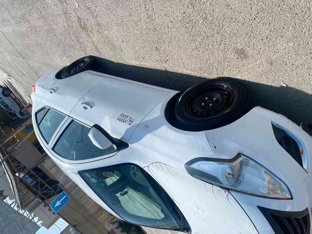 نيسان صني هندي ٢٠٢٢ ماشية  ١٣٧
بيها باب خلف السائق تبديل اصلي مو اسود وصابغة
وبيها بارد قليل 
مكاني بغداد الكرخ 
السعر :١٠٤ وبيها مجال 
***********
