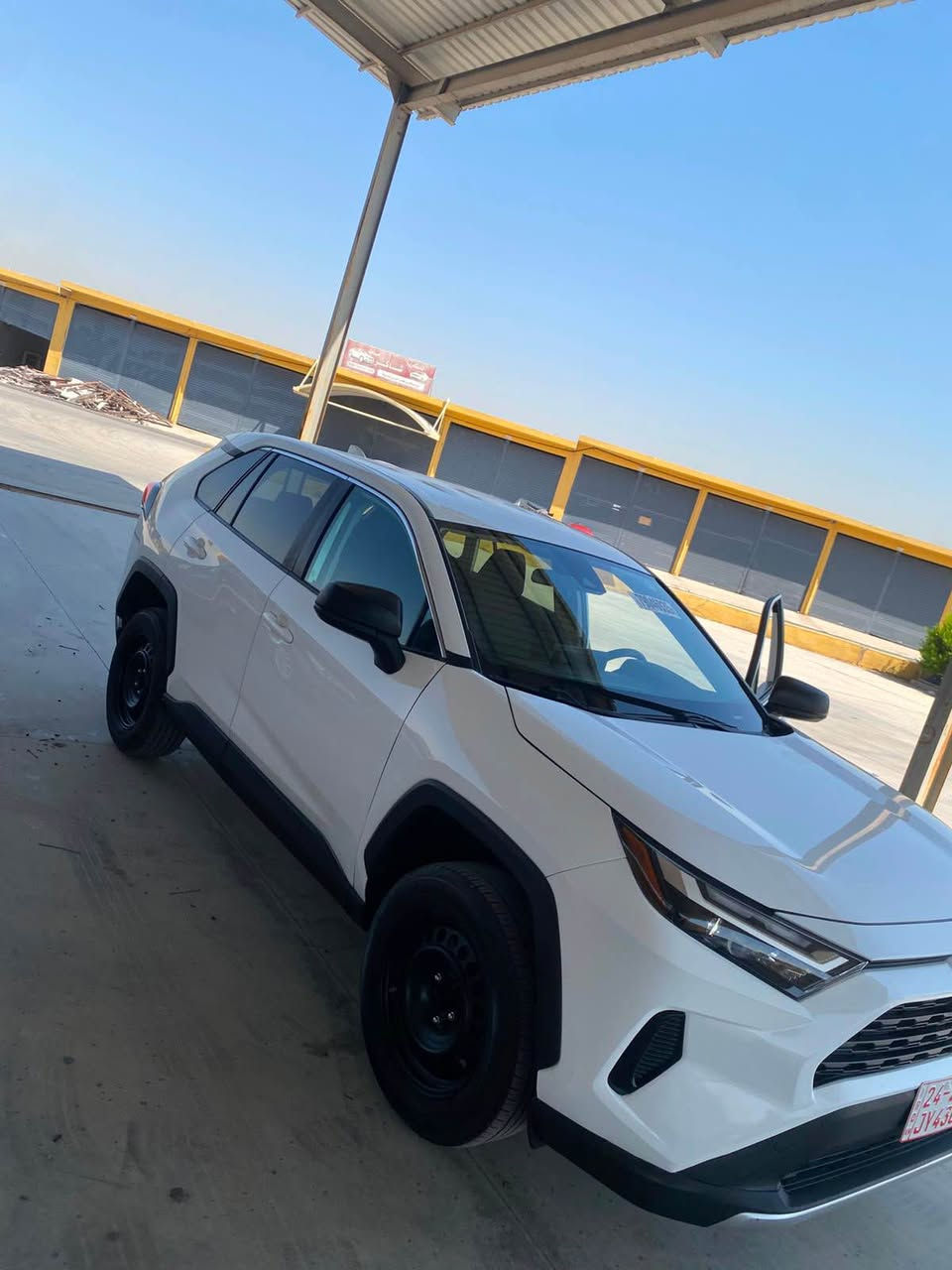 2024 Rav4  راف فور 
Le بانزين وارد امريكي
ماشية 43,000 miles
ابل كار بلي قطعتين تبريد 
 كير  8 نمر 
محرك 2500
كير ومحرك وكهربائيات كله بشرط
حادثها حدادية فقط ومبدل كله اصلي 

2T3H1RFV2RC255458 

بدون صبغ بيها تكحيل كارت بالذيل مال جاملغ جهة النفر وتعديل بارد على كد اصبعين اسفل باب النفر

السعر 238 ورقة وبيها مجال بسيط جدا

السيارة رقمها كاتي تترقم شمالي 
تتخرج باسم المشتري وياها مجال 90 يوم للترقيم

مكان السيارة دهوك صناعة الوكا
للتواصل واتساب 
***********
*********** موصل, نينوى
