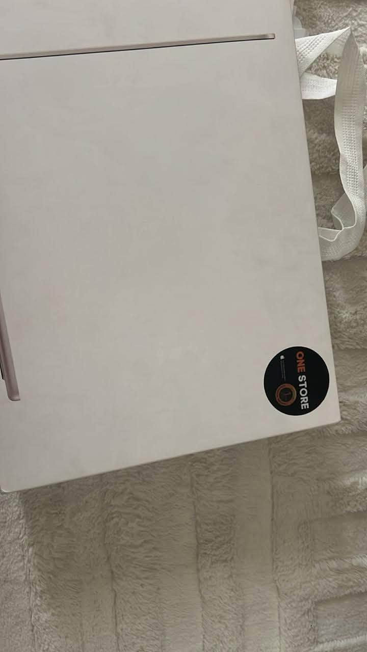 MacBook M3 13 inch
مستخدم قليل جدا 
بطارية ١٠٠ 
بدون خدش او تصليح 
رام ٨ 
هارد ٥١٢ 
يتوفر توصيل لجميع المحافظات 
***********
