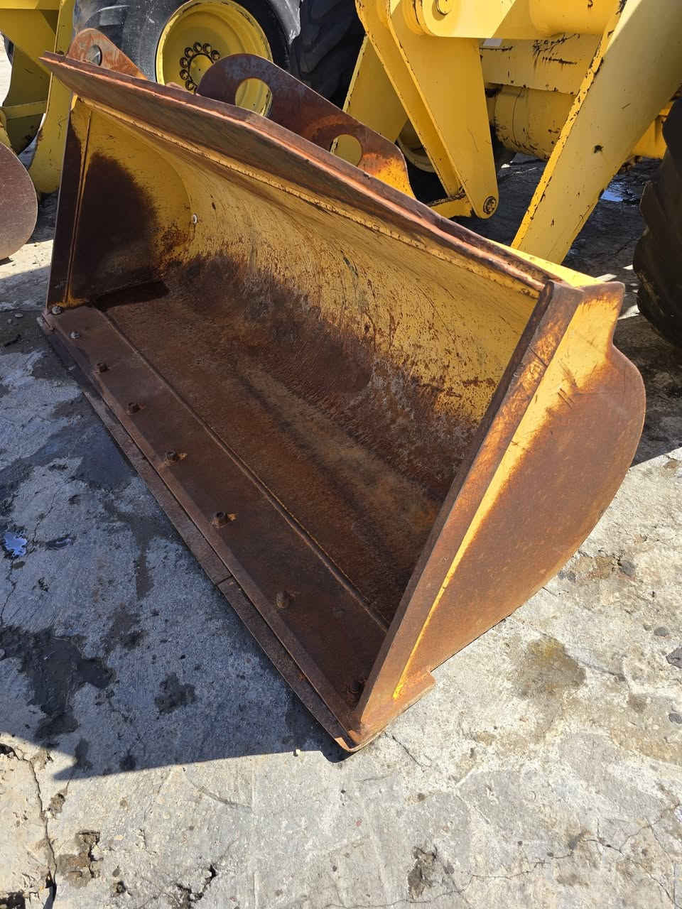كوماتسو حجم 100 
محرك 4 سلندر سوبر 
كير ميكانيك 
مشتغل 1800.اخو الزيرو
مكفول من الصبغ
دخول جديد للعراق 🇮🇶 
وارد ياباني  🇯🇵
العنوان النجف الاشرف مدينة المعارض الجديده 
***********   ***********
