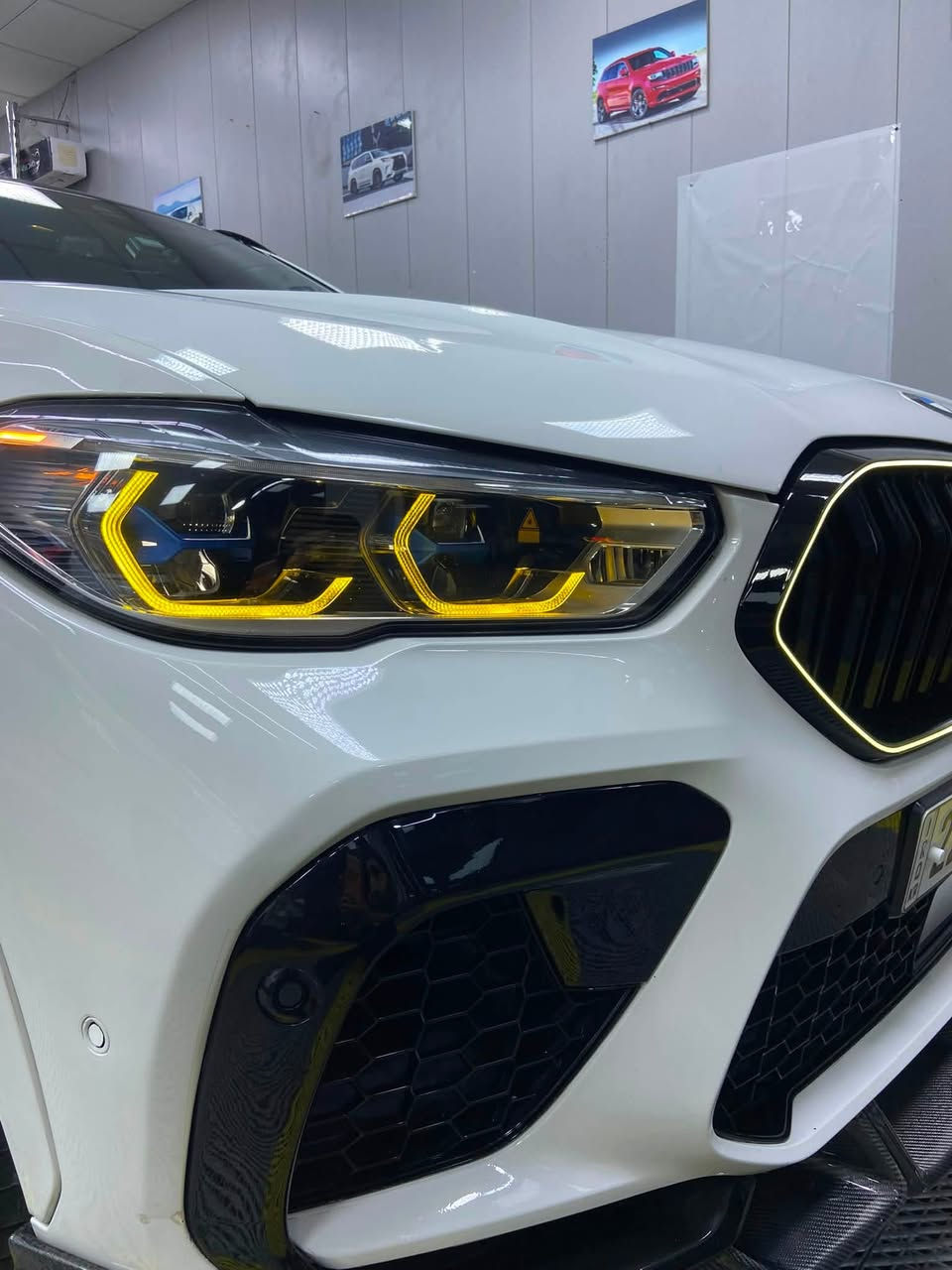 BMW X6 M package 2021 

‎محرك V6 3000 TWIN TURBO
بدون ايرباك 
حادثه باب خلفي pdr  
👈المواصفات
باج تظليل سنةً
ماشيه 70 ميل
✅سقف بنوراما sky lounge
✅داخل احمر ( تدفئة و تبريد و ميموري و كهربائي)
✅رادار جبير و حساسات
مساج 
تدفئه وتبريد 
كشنات 16 حركةً
✅لايتات ليزر
✅داتاشو
💵٥ كامرات
✅بردات
✅عطر بالدشبول
✅‏M بكج بلادية
💵انضمات قيادة بيها ( sport - sport plus - sport individual - comfrot - eco - eco pro - comfort plus)
✅تحكمات كامل ستيرن
💵كير كرستالة
✅انارات داخلية تتغير الالوان
💵تدفئة تبريد كلاصات
💵شفتات ستيرن
💵ميموري كشن السايق
✅و بعد هواية مواصفات متنذكر
✅سستم صوت هارمان كاردان
👈بيها بخ فقط باب خلفي وره السائق فقط 
👈السيارة مغلفة ppf كامل 
كت كاربون كامل اصلي 
👈السيارة كل سيرفساتها بالشركة و مسويلة 
👈كماليات M competition و مصرف عليها 🔥
رقم اربيل  
. وجاهزة تحويل مباشر 
موجود بغداد او بابل 
للاستفسار والتواصل واتساب
*********** 
السعر 480 ورقه
