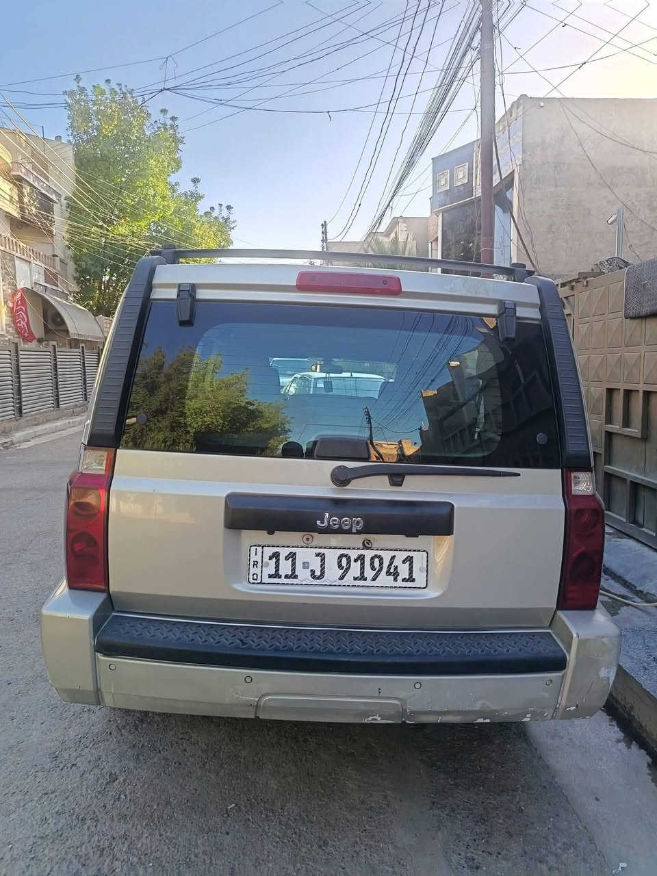 جيب كوماندر 2007 
سته سلندر 3700
سبعه راكب 
3قطع تبريد 
كير مكينه تبريد خير من الله 
تدفه تبريد سياره تحكم ستيرن 
كشن سايق كهربا شاشه كامرا 
سياره بيها بس ال جاملغ الأيمن الامامي 
بدون دواخل نضيفه سياره 
سياره ب اسمي 
مكاني بغداد الدوره حي الصحه 
السعر 95 وبيها مجال 
***********
***********
