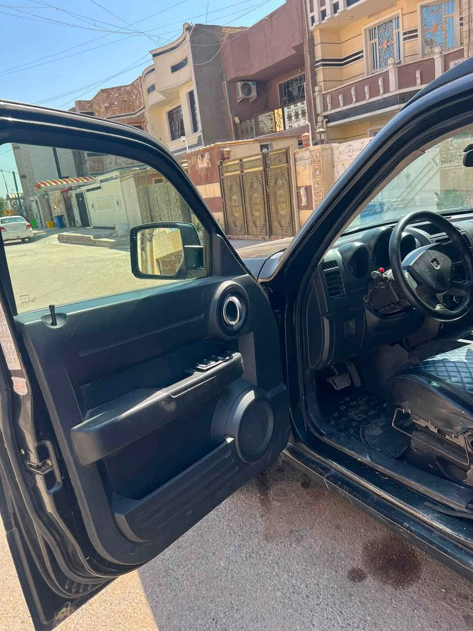 السلام عليكم بيع او مراوس شعدك دز
دوج نيترو موديل 2008

 تبريد ثلج ❄️ 

حداديه مكينه كير خير من الله سياره

 جاهزه مابيها نقص

 رقم بغداد تحويل ثاني يوم سعر 85

***********
